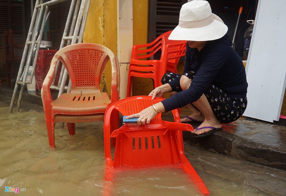 lu rut quan doi cung nguoi dan hoi an tat bat don ve sinh
