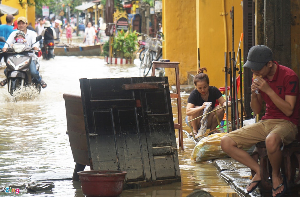 lu rut quan doi cung nguoi dan hoi an tat bat don ve sinh