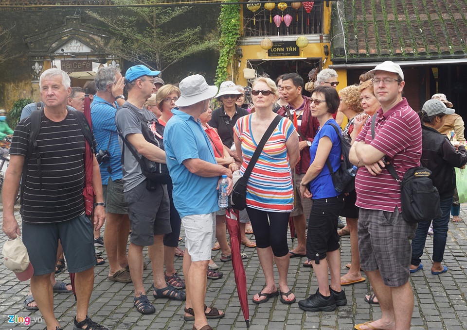 lu rut quan doi cung nguoi dan hoi an tat bat don ve sinh