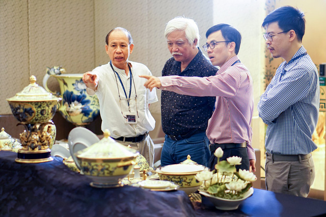 kham pha hanh trinh tao tac chen ngoc qua tang apec 2017