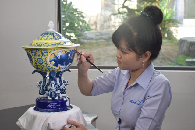 kham pha hanh trinh tao tac chen ngoc qua tang apec 2017