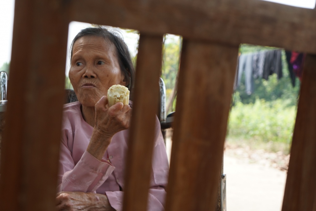 trai phong da bac noi phan nguoi bi bo quen chon nhan gian