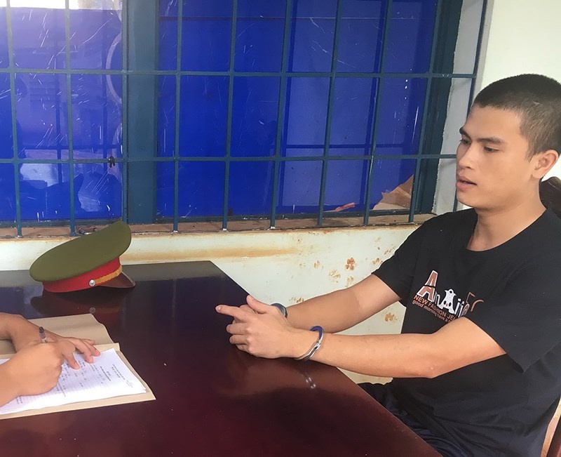 mang nu trang di ban ngay tiem vang bi trom