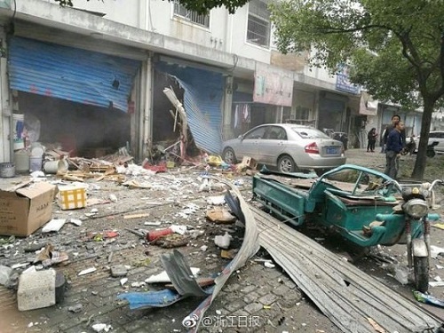 no lon o nha may trung quoc it nhat 30 nguoi bi thuong