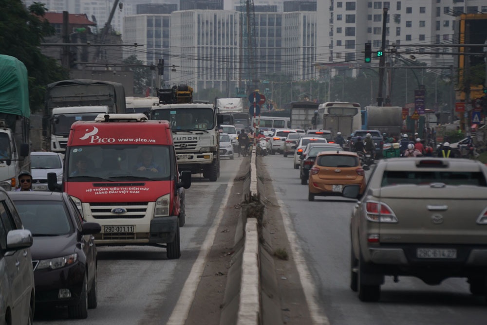 duong pham van dong vua thi cong vua giao thong bao gio dan het kho