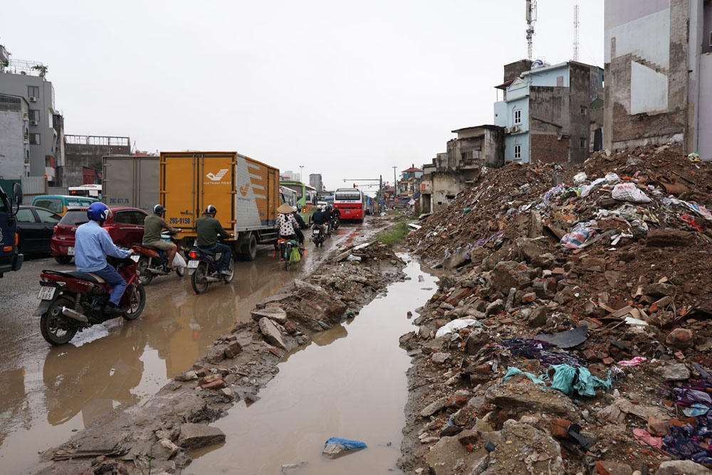 duong pham van dong vua thi cong vua giao thong bao gio dan het kho