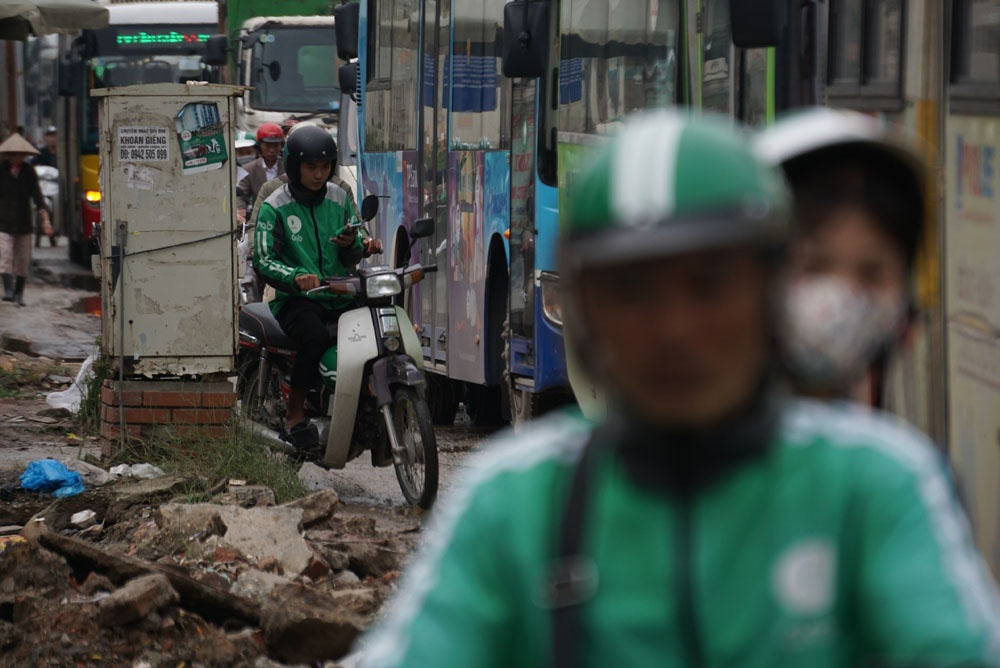 duong pham van dong vua thi cong vua giao thong bao gio dan het kho