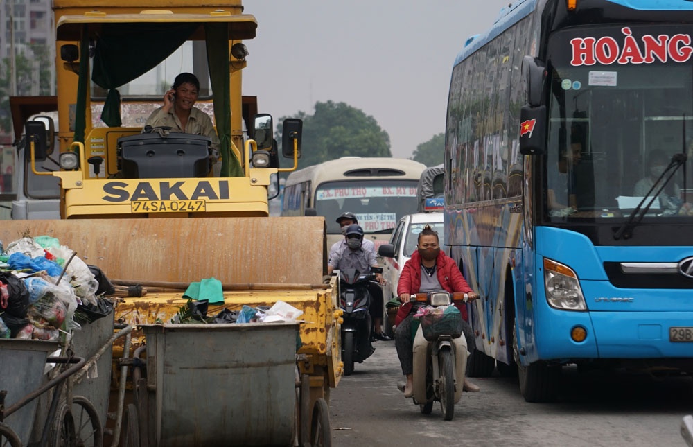 duong pham van dong vua thi cong vua giao thong bao gio dan het kho