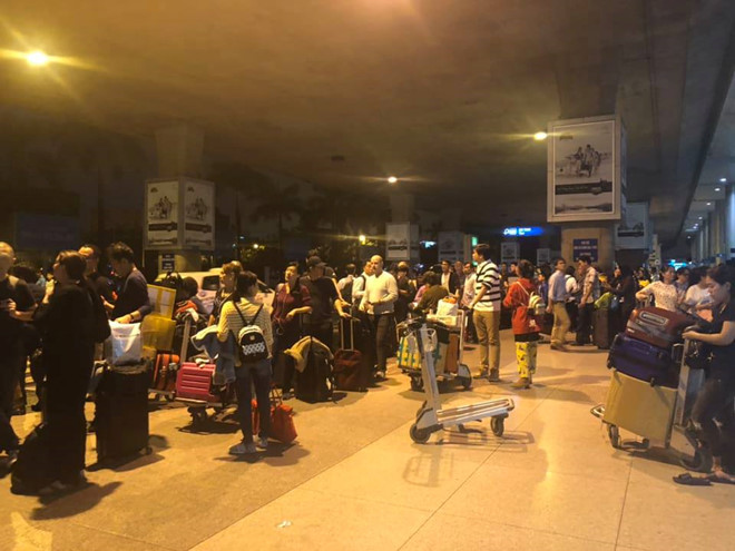 bao so 9 khien 44 chuyen bay den tan son nhat phai chuyen huong