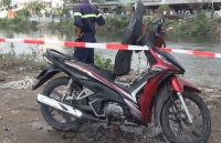 tim thay xe may cua nam thanh nien bi nuoc cuon o binh tan
