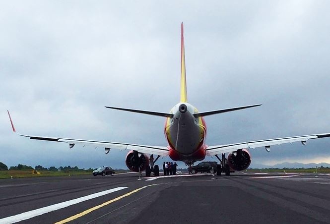 can canh chiec may bay vietjet gap su co o buon ma thuot