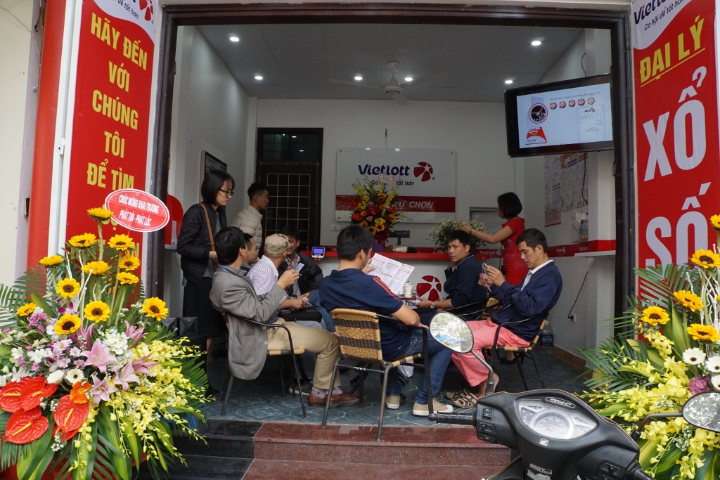 nhung hinh anh dau tien trong ngay vietlott ra mat tai ha noi