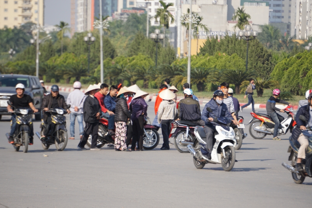 Vé chợ đen trận Việt Nam - Indonesia tăng cao 'chóng mặt' trước giờ G cho ve my dinh nhon nhip truoc gio g