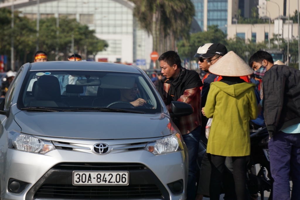 Vé chợ đen trận Việt Nam - Indonesia tăng cao 'chóng mặt' trước giờ G cho ve my dinh nhon nhip truoc gio g