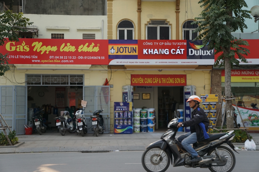 kinh doanh khong hieu qua nhieu cua hang pho kieu mau le trong tan bo dong phuc