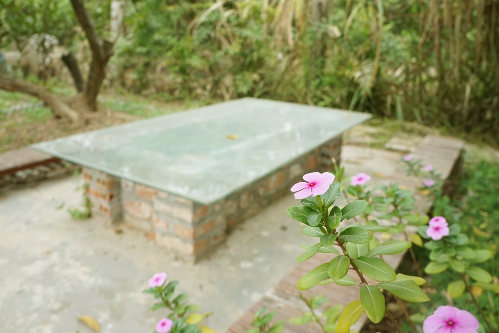 an tuong ngoi nha bang 8800 chiec chai nhua o ha noi