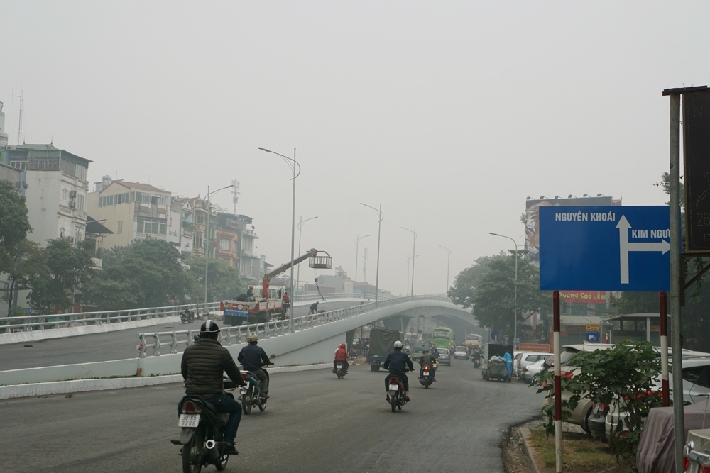 cau vuot thep tram ty o dong mac truoc gio thong xe