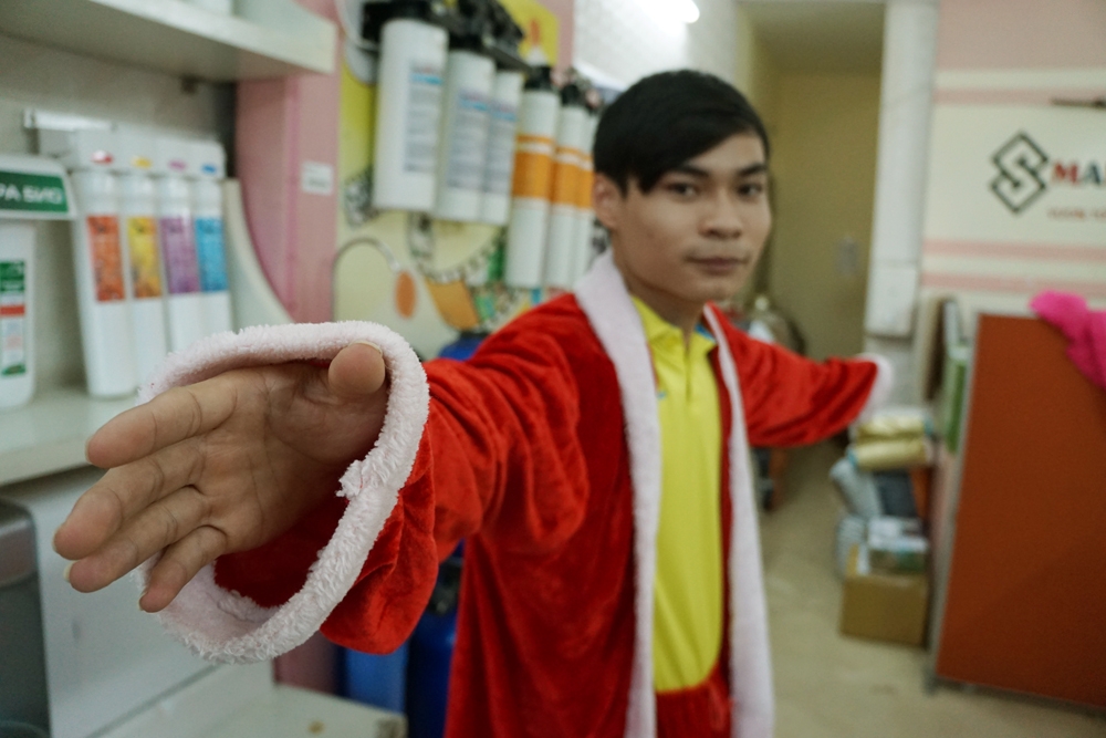 ong gia noel di honda phat qua o ha noi