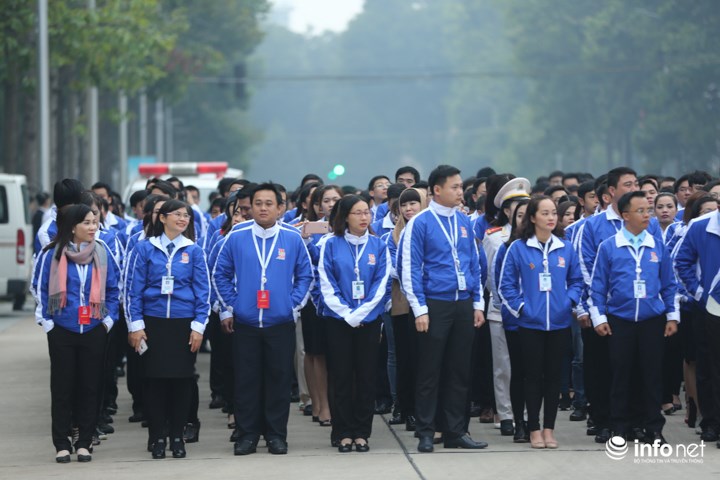 dai bieu du dai hoi doan toan quoc vao lang vieng chu tich ho chi minh