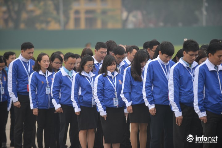 dai bieu du dai hoi doan toan quoc vao lang vieng chu tich ho chi minh
