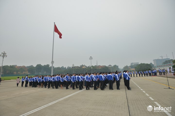 dai bieu du dai hoi doan toan quoc vao lang vieng chu tich ho chi minh