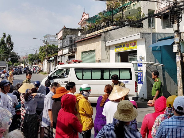 bang hoang khi ca gia dinh chet bat thuong o sai gon