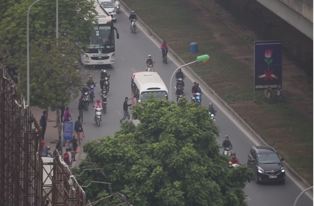 can canh don khach khap thu do cua cac xe tuyen co dinh