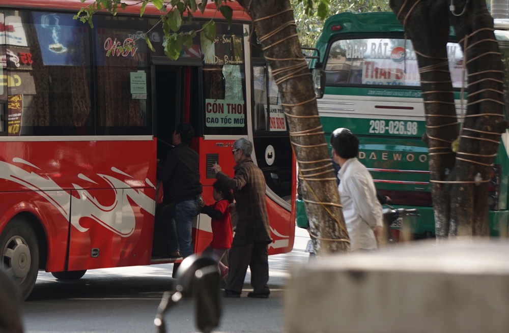 can canh don khach khap thu do cua cac xe tuyen co dinh