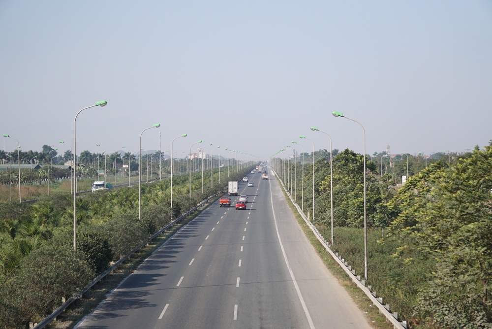pha rao khai hoang tren dai lo thang long nay han mai cat pha