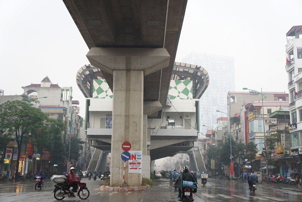 ngoai ve len than tau tuyen duong sat cat linh ha dong con bi boi ban nhieu noi