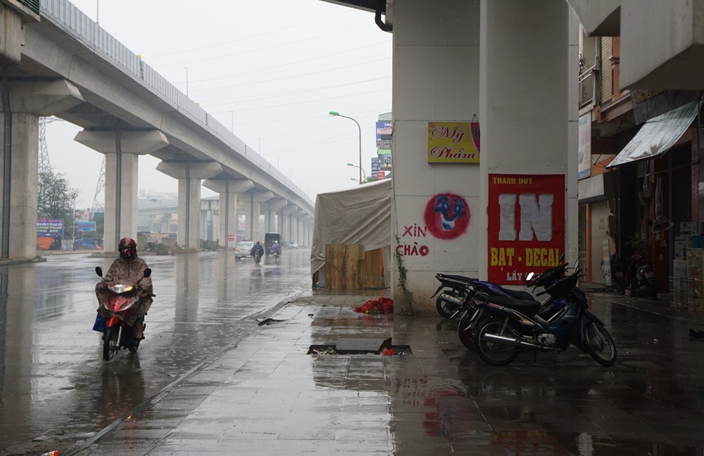 ngoai ve len than tau tuyen duong sat cat linh ha dong con bi boi ban nhieu noi