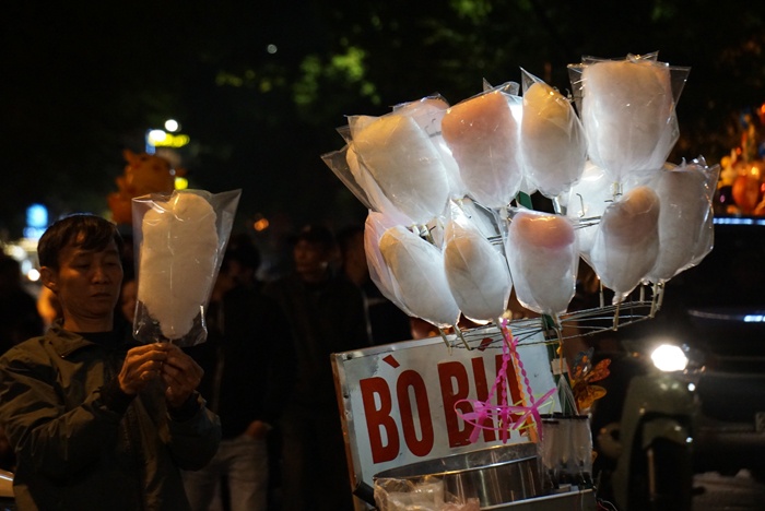 nhung manh doi muu sinh tren pho di bo ngay cuoi cung cua nam 2017