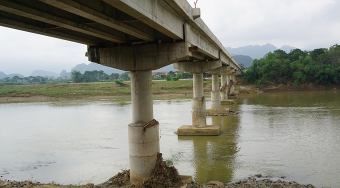 thanh hoa choang canh tram ti dong phoi tren song o cam thuy