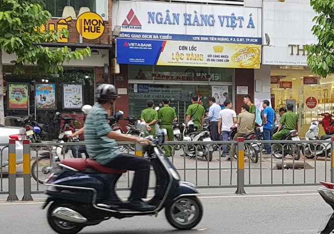 chan dung nghi pham dung sung cuop ngan hang o binh thanh