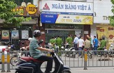 'Chân dung' nghi phạm dùng súng cướp ngân hàng ở Bình Thạnh