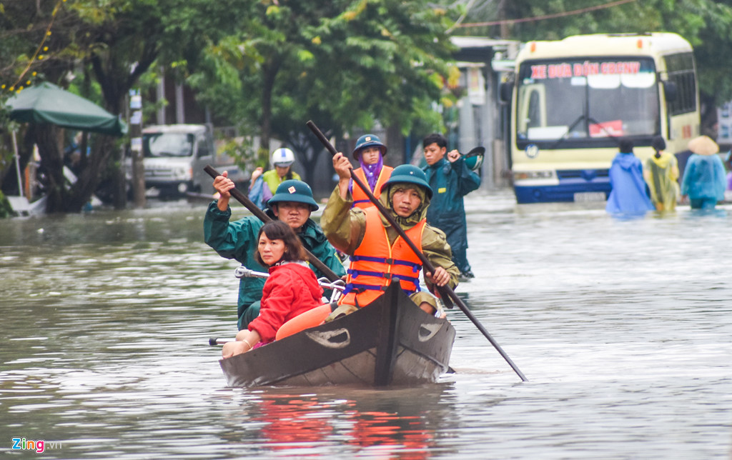 toan canh do thi tam ky ngap sau trong mua lu