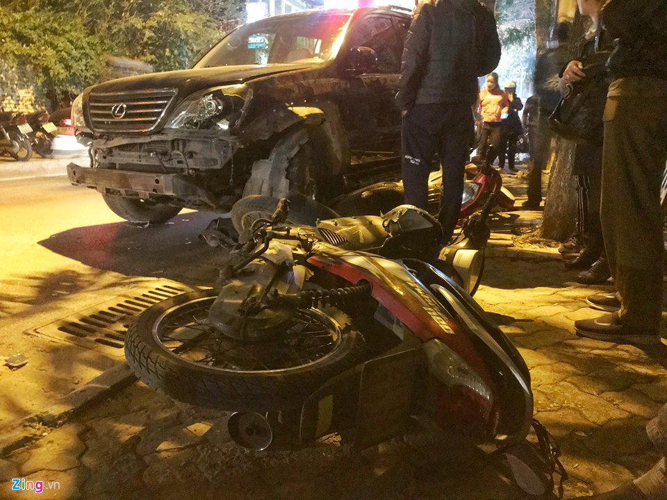 hien truong xe hop lexus tong 7 xe may va 2 oto o ha noi