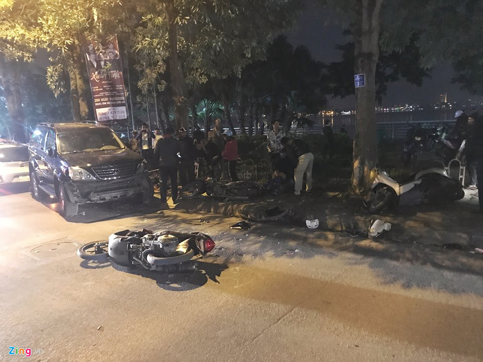 hien truong xe hop lexus tong 7 xe may va 2 oto o ha noi