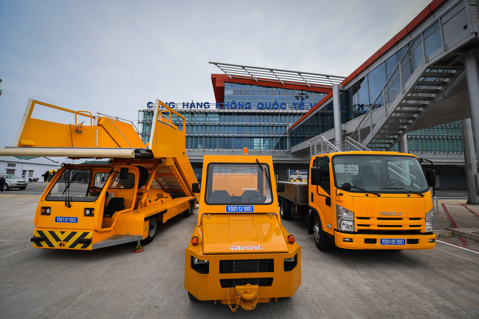 toan canh san bay van don giua trung diep nui rung quang ninh