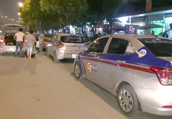 taxi truyen thong van sut giam khong phanh