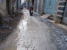 Dân bức xúc vì 4 tháng chưa sửa xong đoạn đường