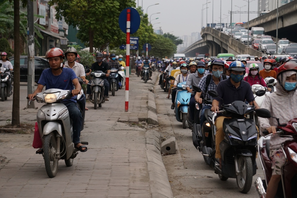 chi tram ti xen via he dai phan cach mo rong duong o ha noi khong giai quyet duoc un tac