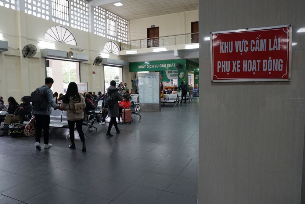 vang khach dip tet duong lich 2019 duong vao ben xe giap bat van chat ken nguoi