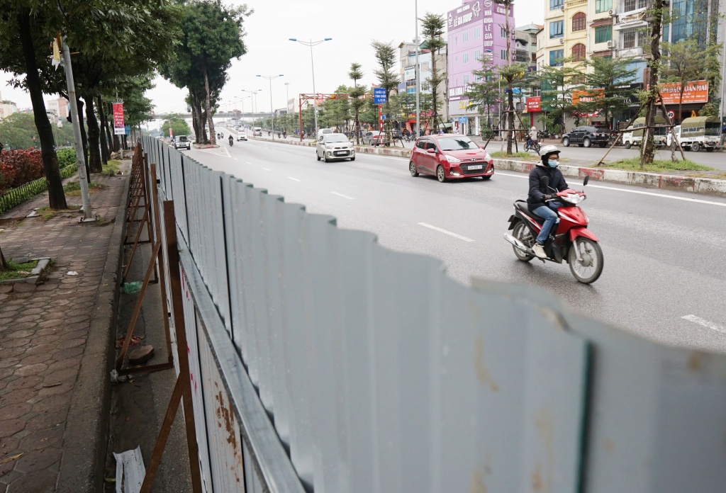 ha noi chuan bi xen via he duong lang dai phan cach vanh dai 3