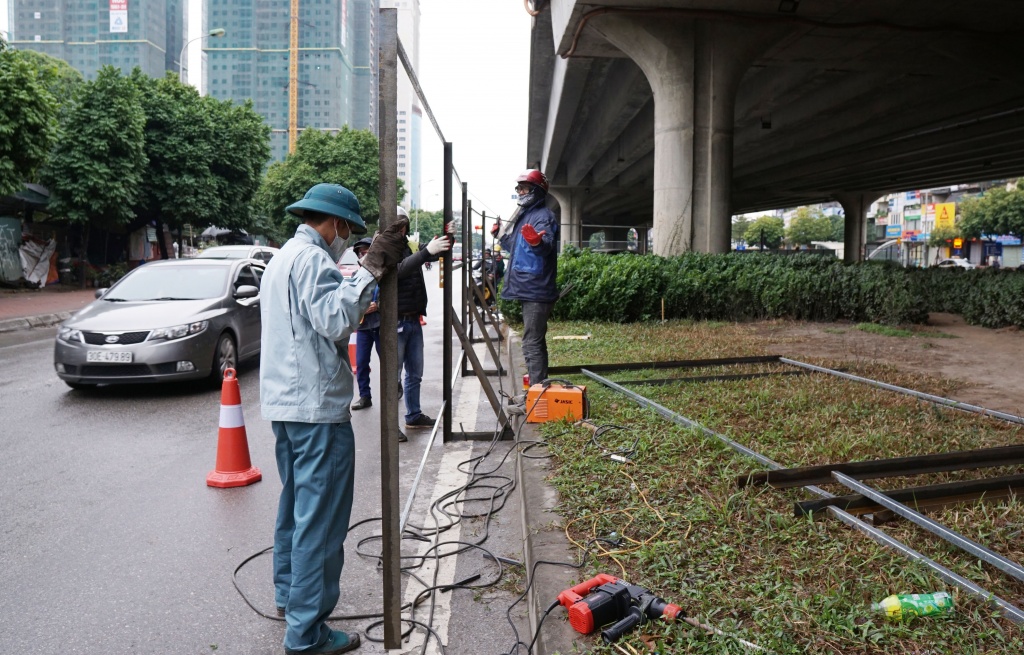 ha noi chuan bi xen via he duong lang dai phan cach vanh dai 3