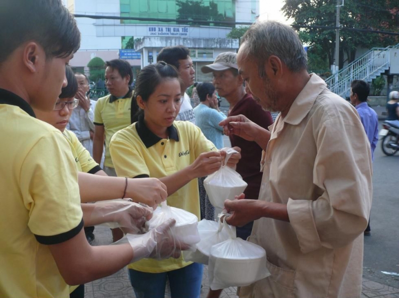 chuyen nguoi sai gon tu te chao nghia tinh 2798