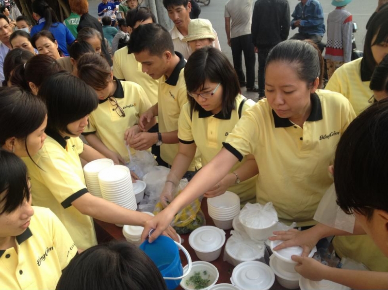 chuyen nguoi sai gon tu te chao nghia tinh 2798