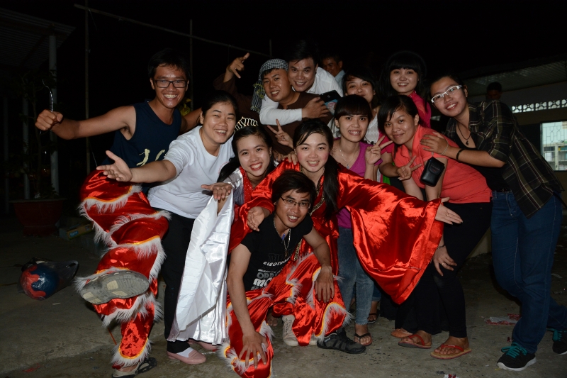 chuyen nguoi sai gon tu te mang trung thu ve bien gioi