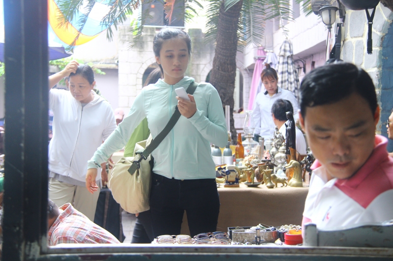 Chợ ‘ve chai’ độc đáo giữa Sài Gòn cho ve chai doc dao giu sai gon