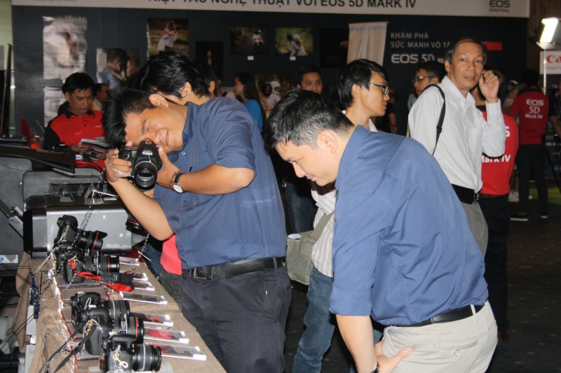 Canon EOS 5D Mark IV chính thức được bán tại Việt Nam
